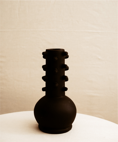 Black Gula Vase